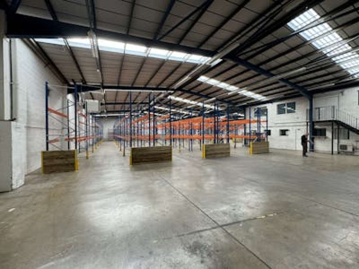 Industrial Unit in Northampton - photo 2
