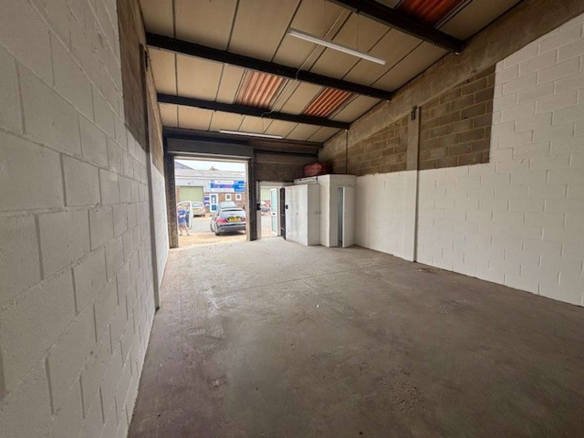 Industrial Unit in Letchworth - photo 3