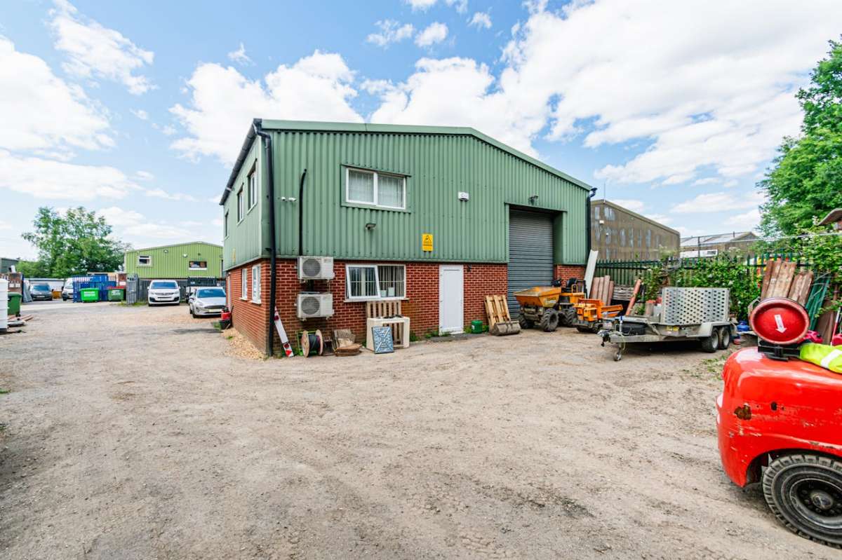 Industrial Unit in Verwood - photo 2