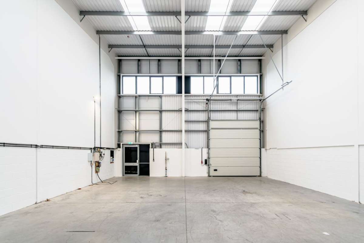Industrial Unit in Poole - photo 3
