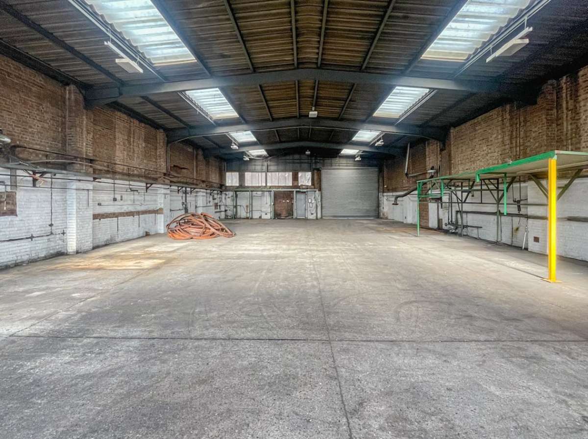 Industrial Unit in Poole - photo 3