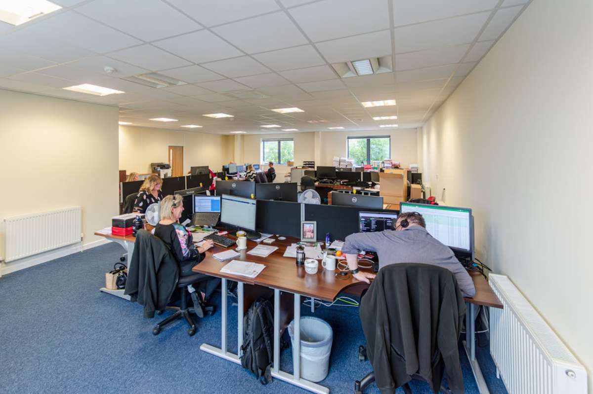 Industrial Unit in Poole - photo 4