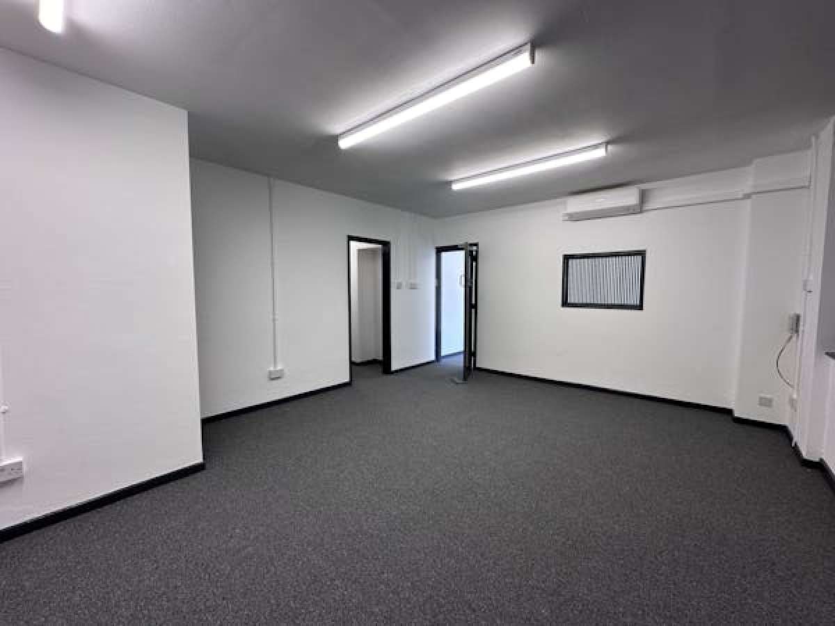 Industrial Unit in Smethwick - photo 3
