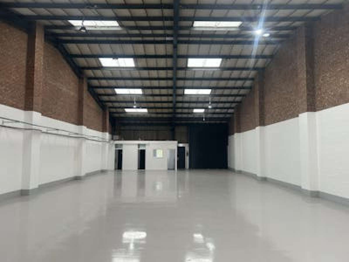 Industrial Unit in Peterborough - photo 2
