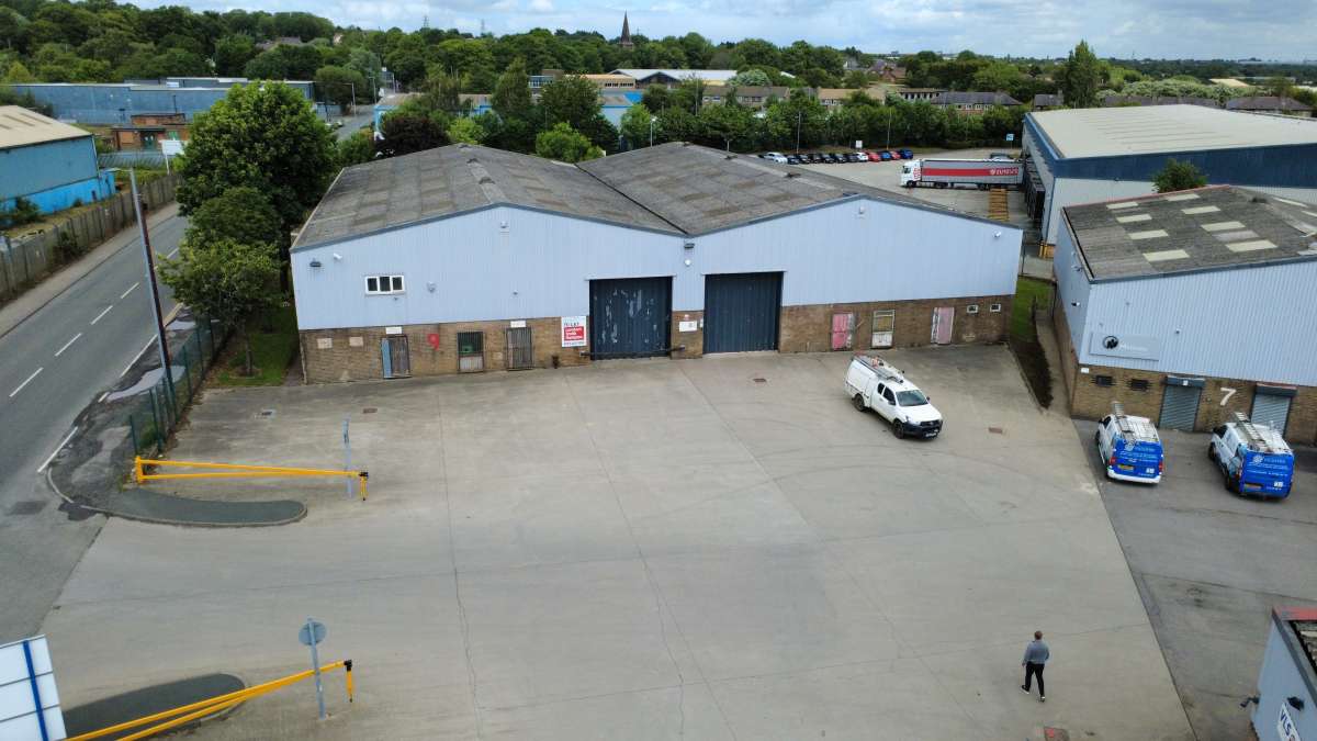 Industrial Unit in Bradford - photo 2