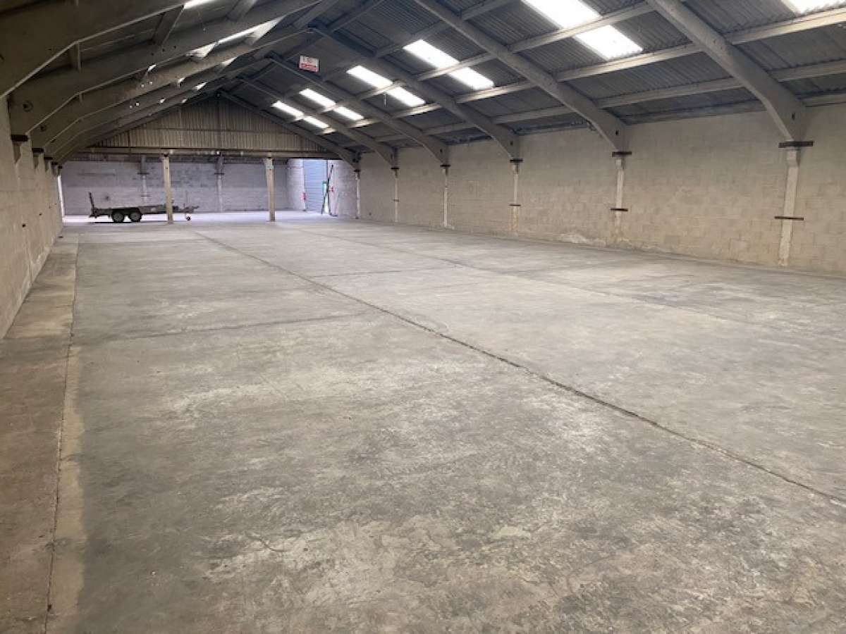 Industrial Unit in St Neots - photo 3