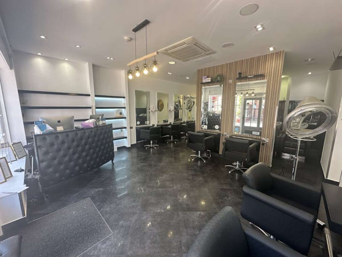 Retail/Shop in Farnham - photo 2