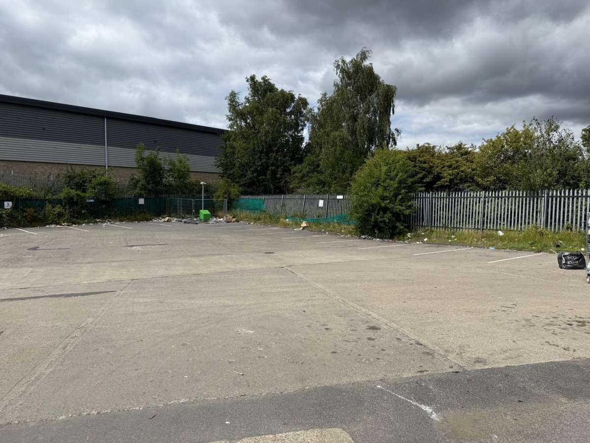 Industrial Unit in Bradford - photo 3