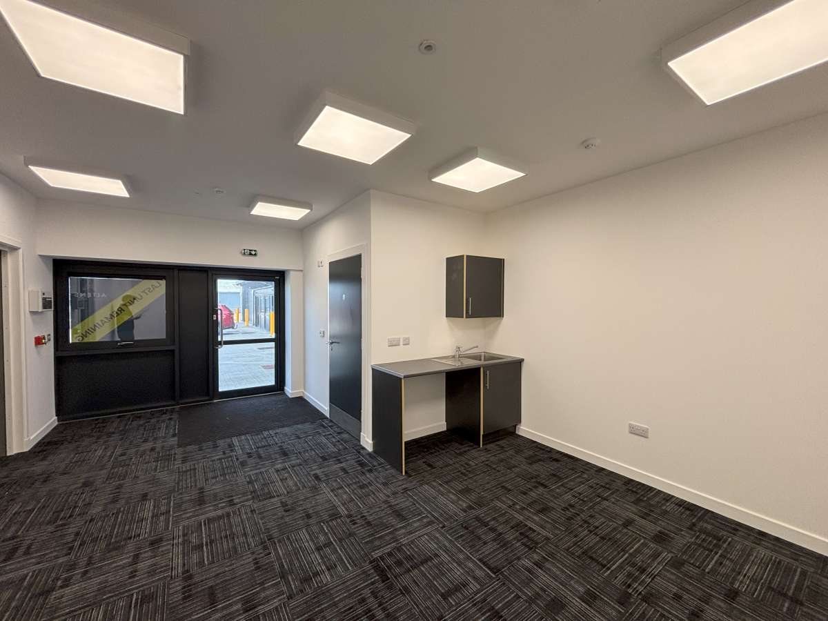 Industrial Unit in Aberdeen - photo 3