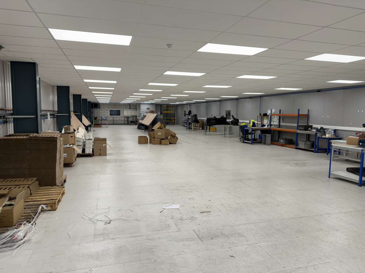 Industrial Unit in Elland - photo 3