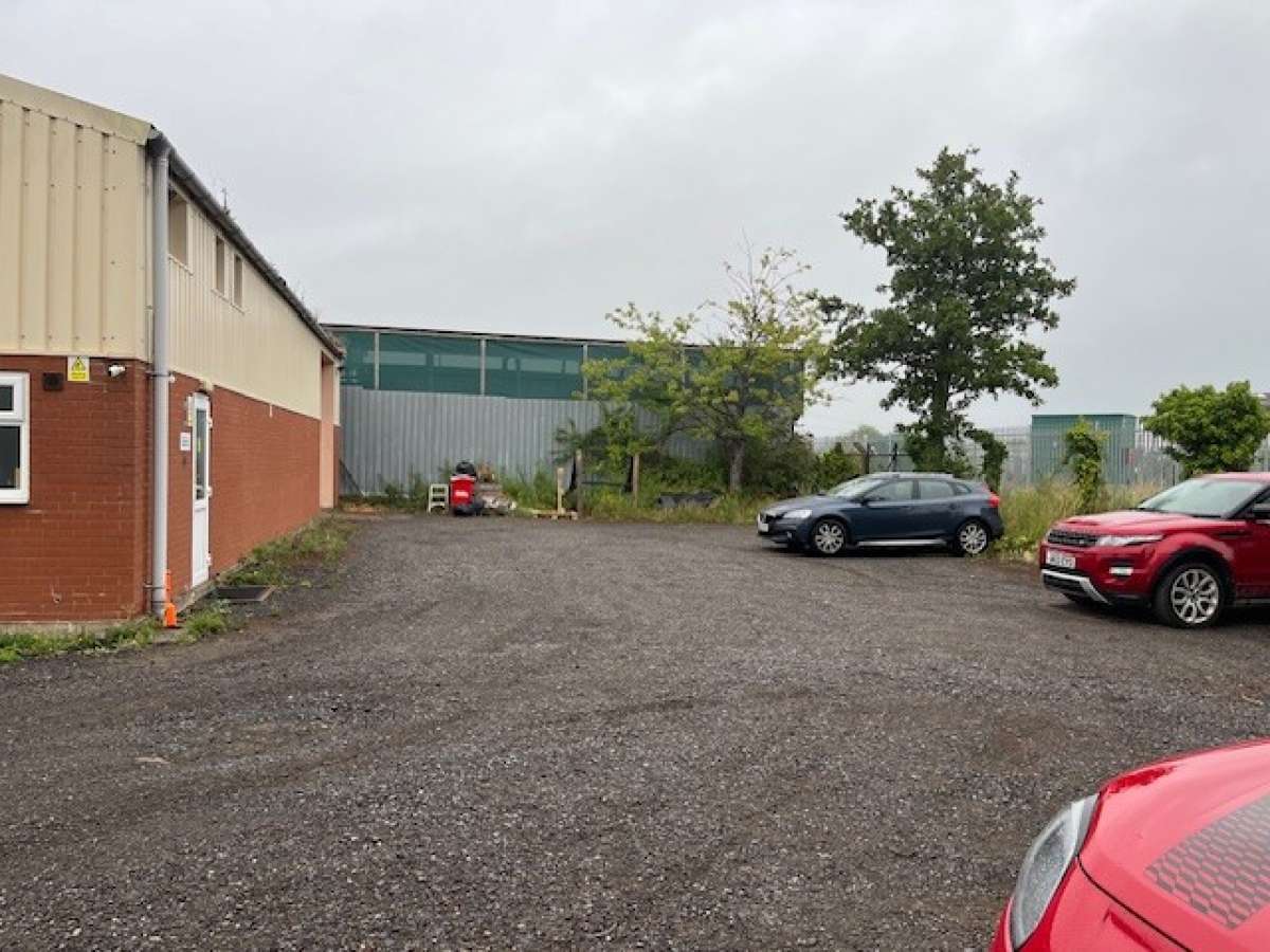 Industrial Unit in Bridgwater - photo 4