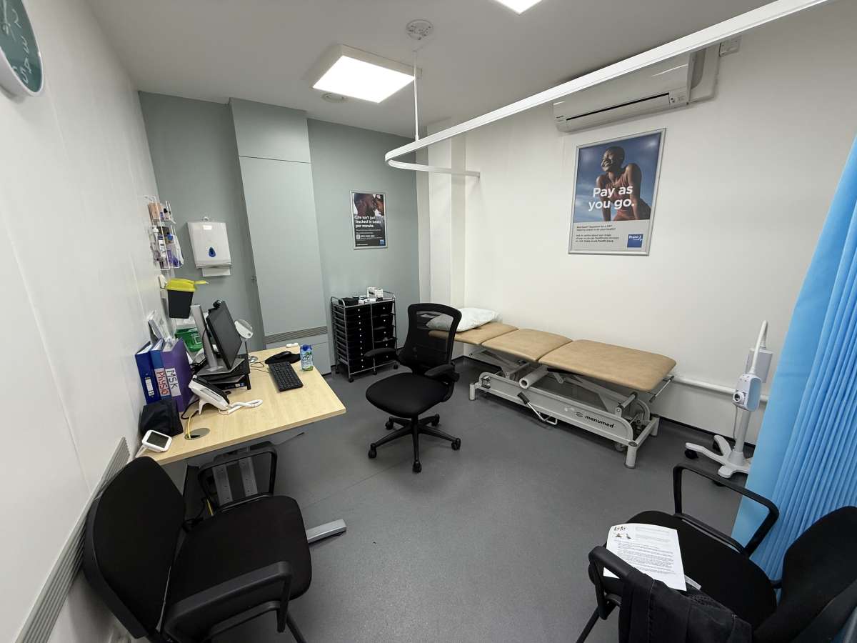 Industrial Unit in Croydon - photo 2