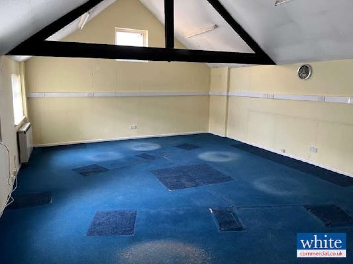 Industrial Unit in Bicester - photo 4