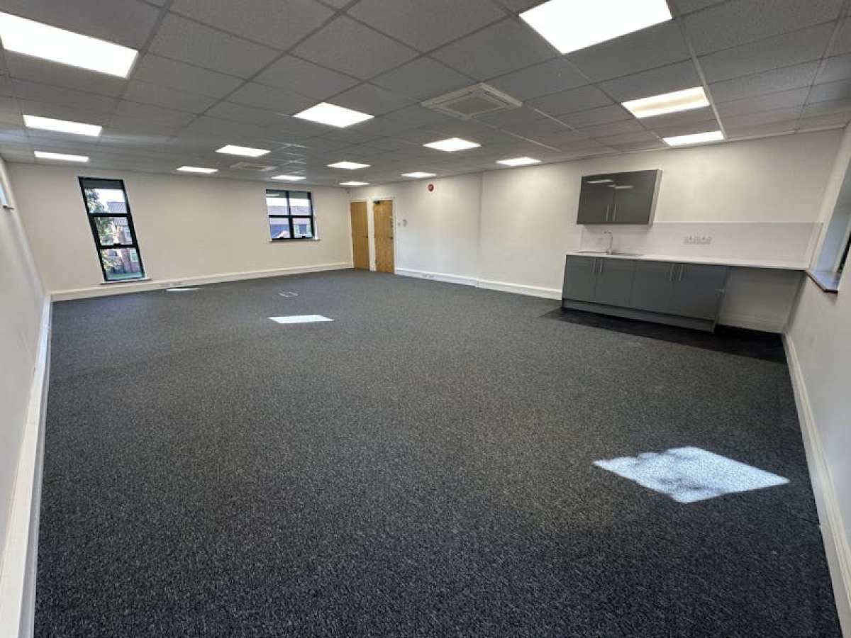 Office in Farnham - photo 3