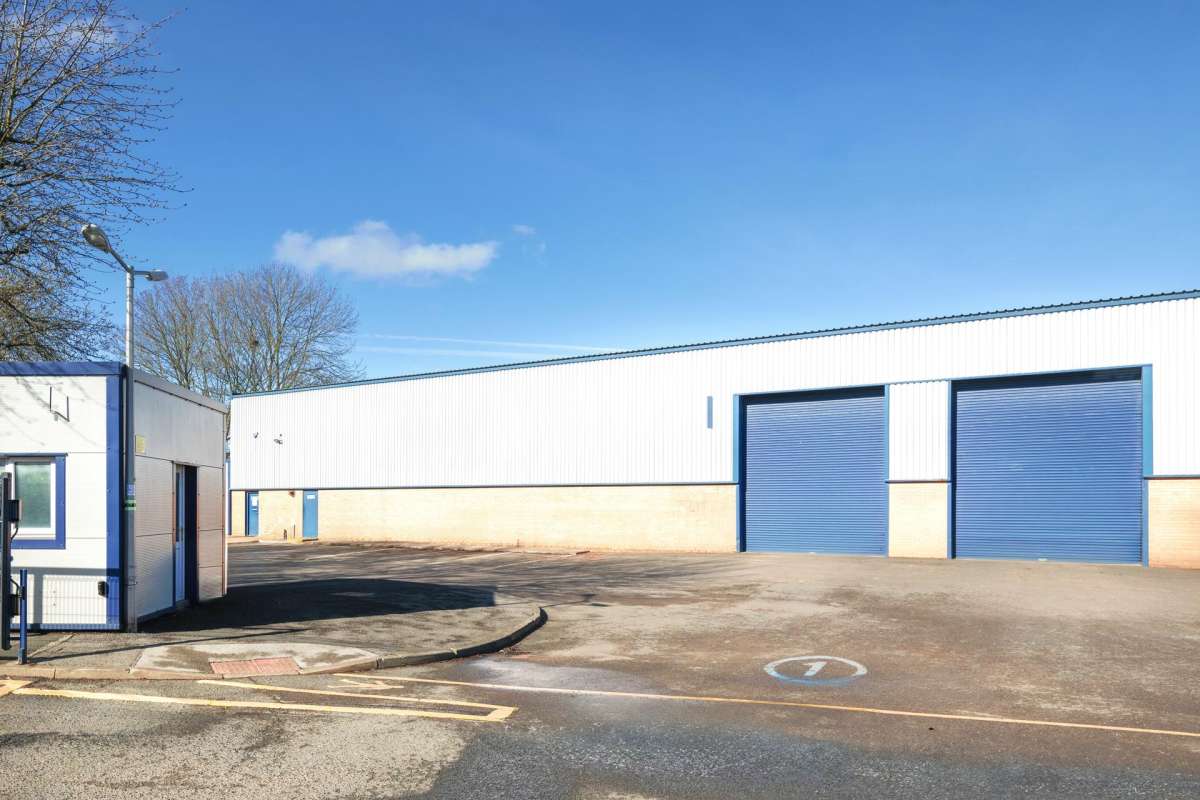 Industrial Unit in Leeds - photo 3