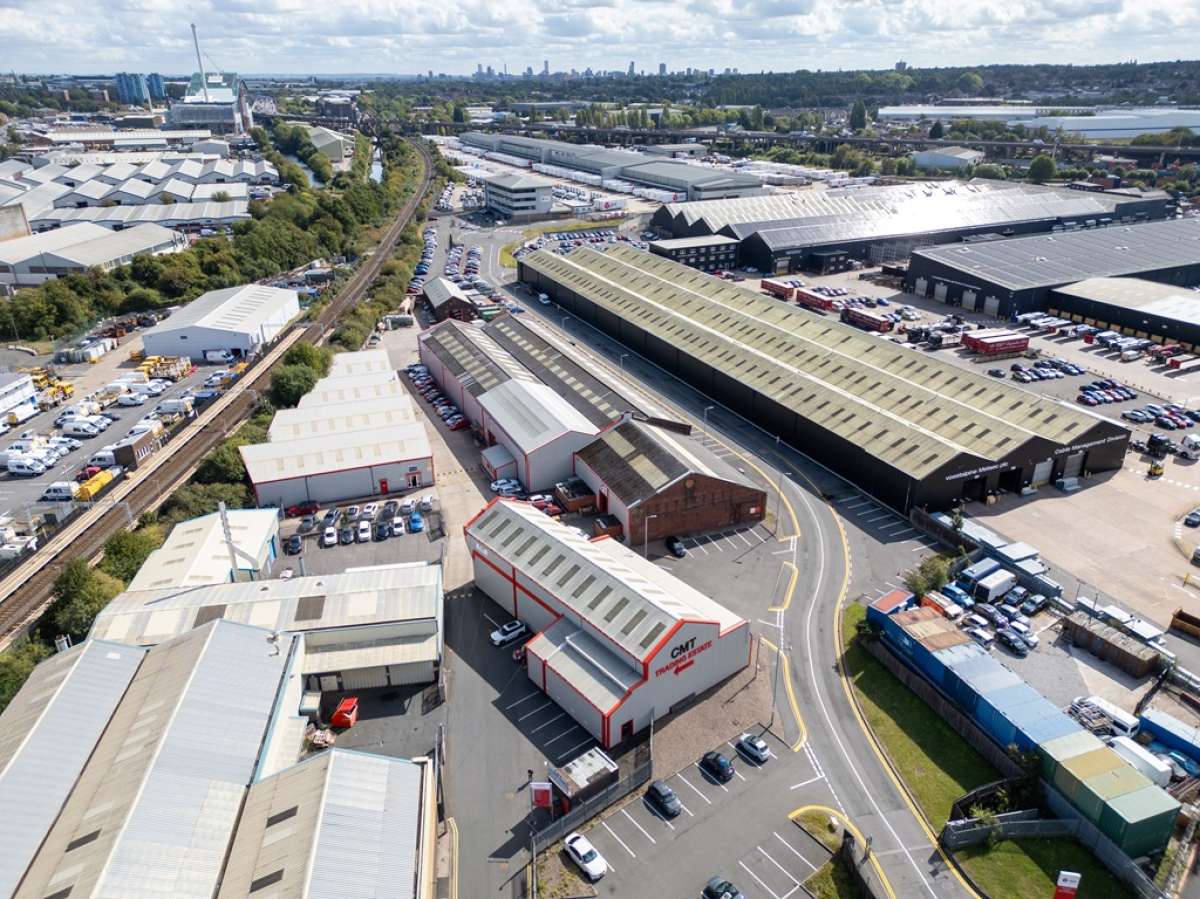 Industrial Unit in Oldbury - photo 2