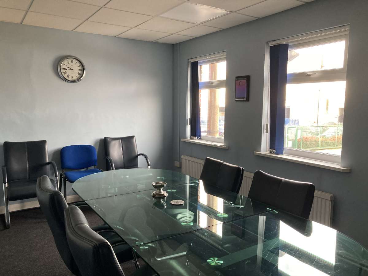 Industrial Unit in Sheffield - photo 2