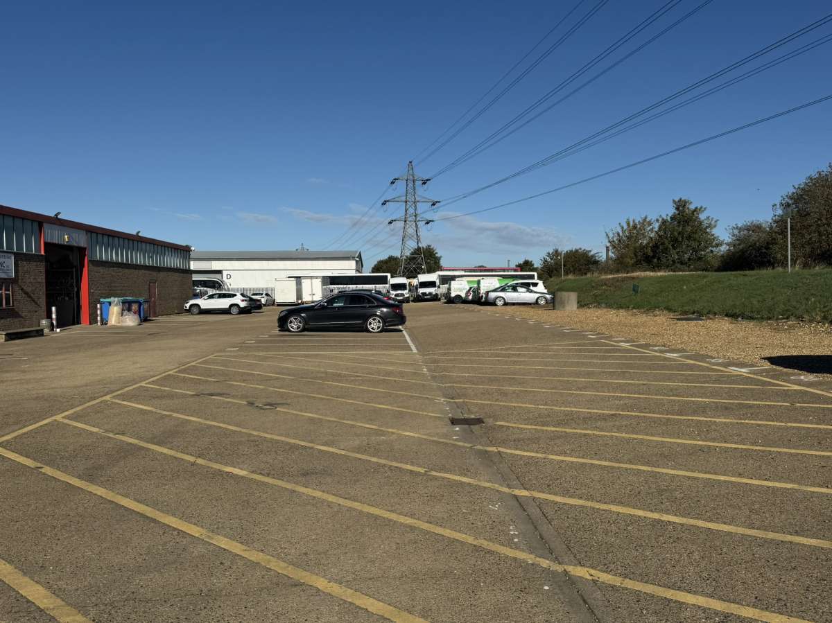 Industrial Unit in Bretton - photo 4