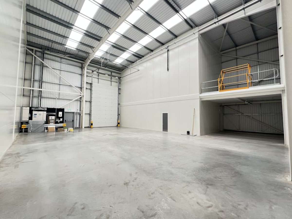 Industrial Unit in Portsmouth - photo 3