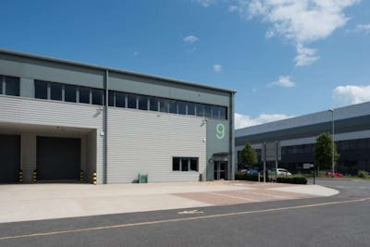 Industrial Unit in Portsmouth - photo 2