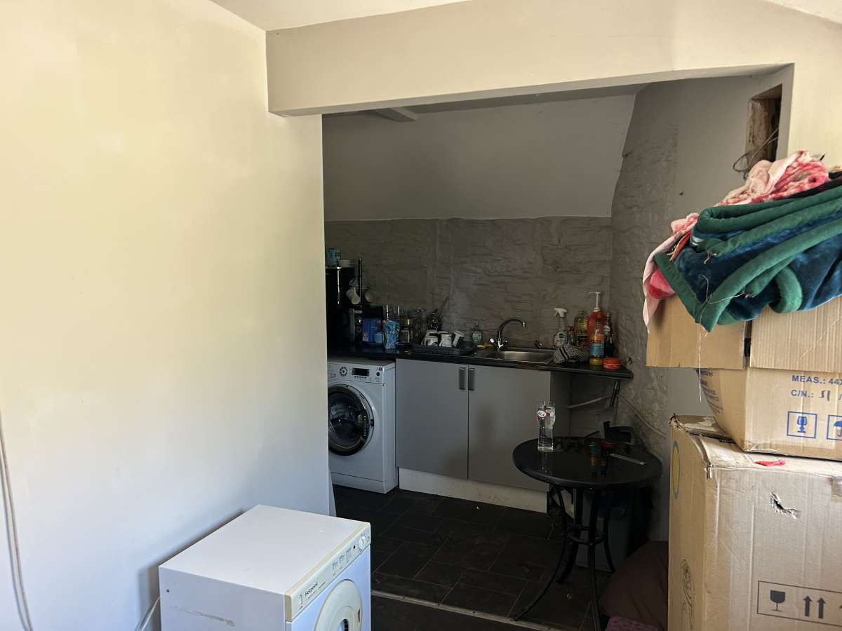 Industrial Unit in Kingsbridge - photo 3