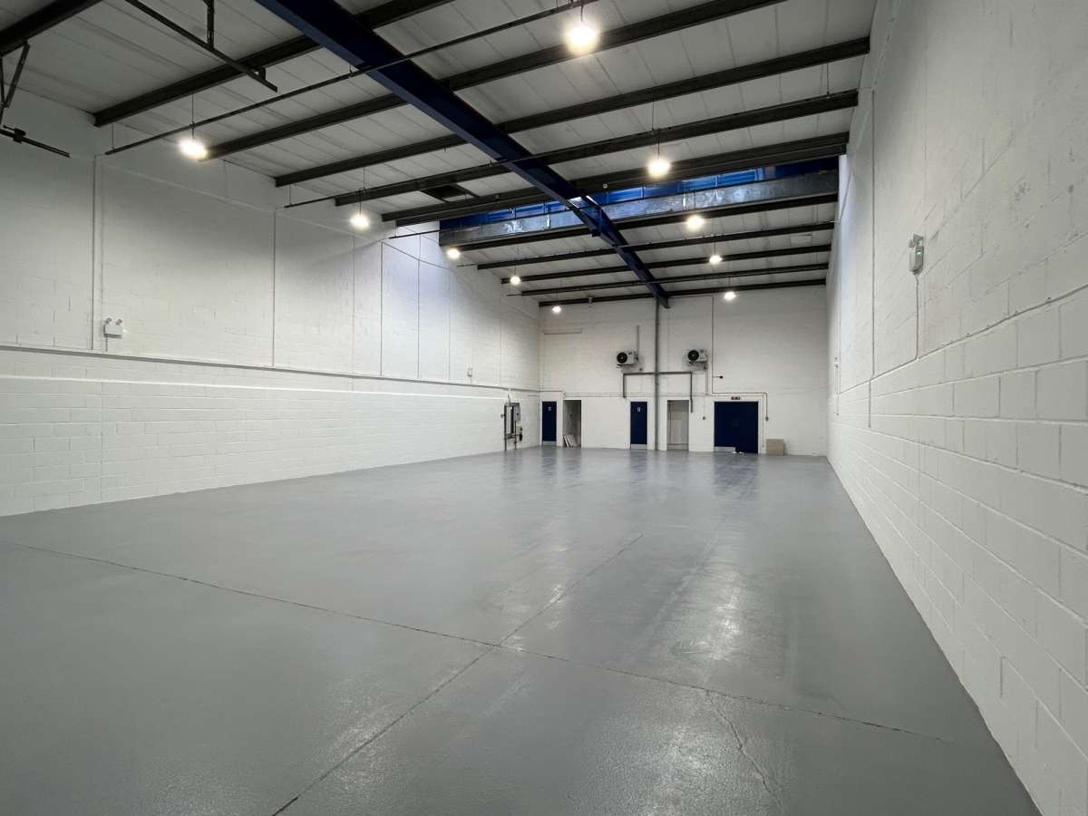 Industrial Unit in Milton Keynes - photo 4