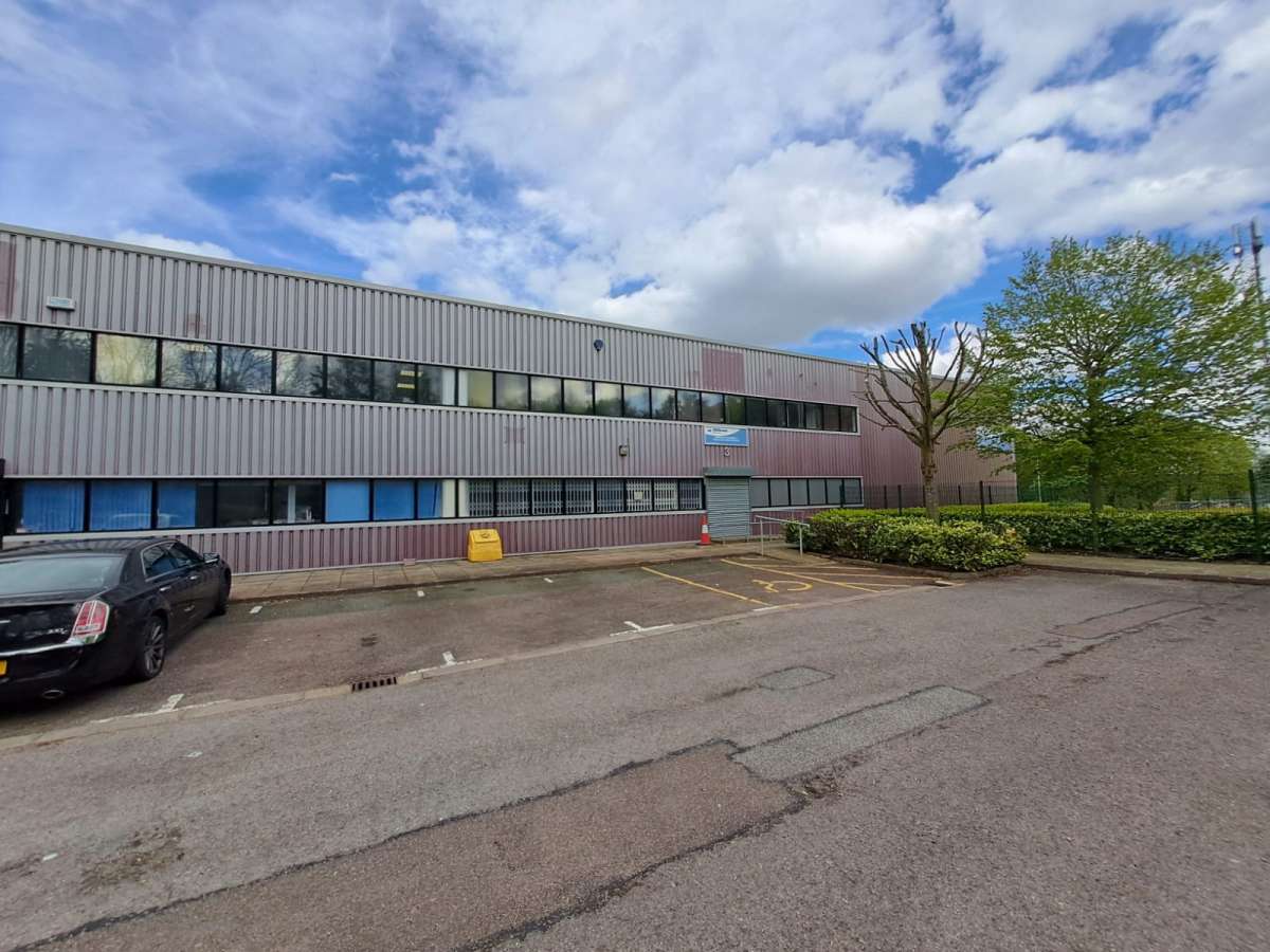 Industrial Unit in Milton Keynes - photo 3