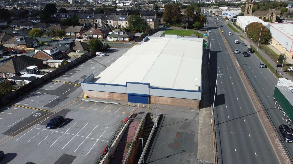 Industrial Unit in Bradford - photo 2