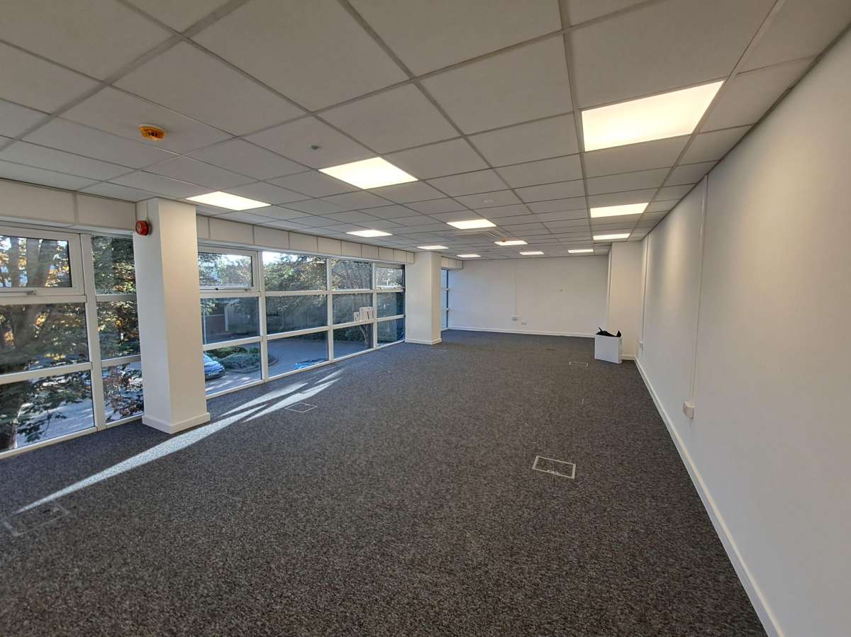 Industrial Unit in Milton Keynes - photo 3