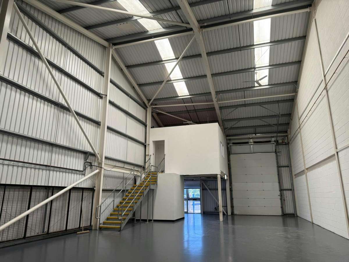 Industrial Unit in Southsea - photo 4