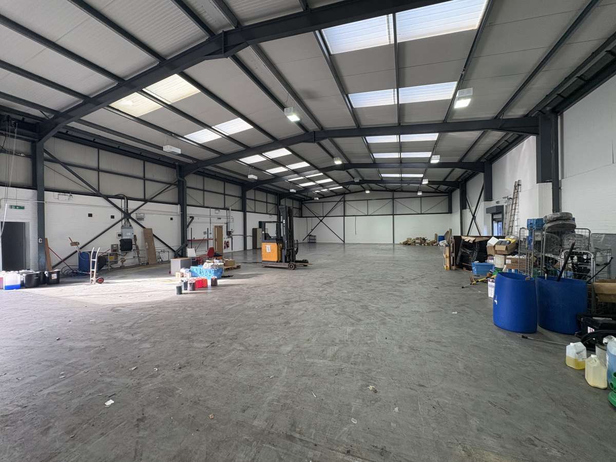 Industrial Unit in Wolverhampton - photo 3