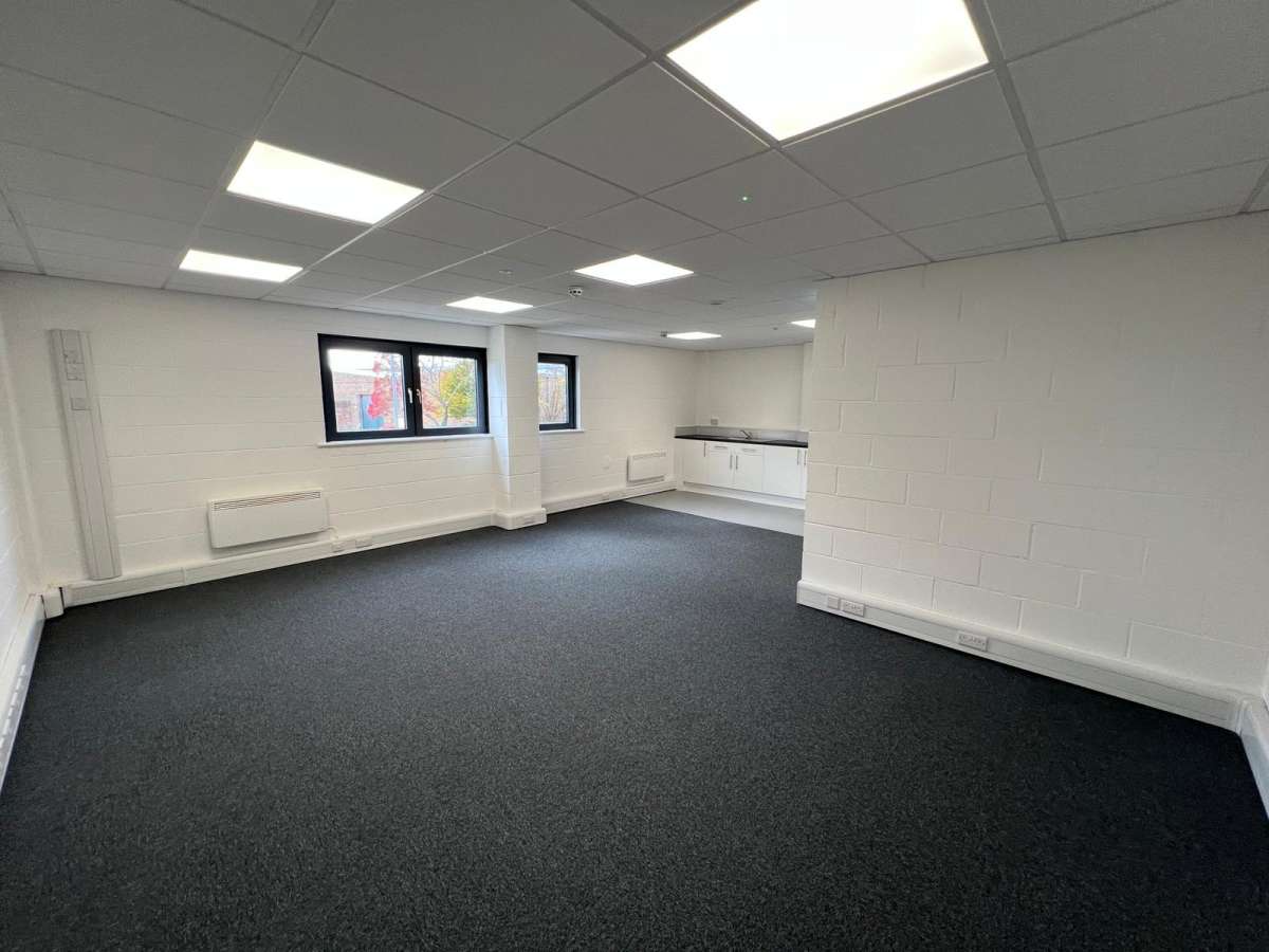 Industrial Unit in Portsmouth - photo 2