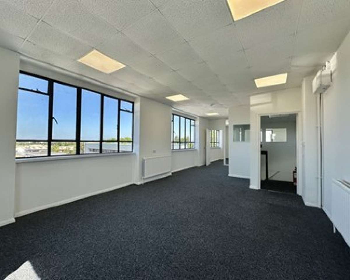 Industrial Unit in Hitchin - photo 4