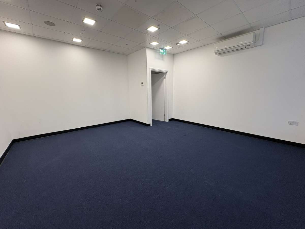 Industrial Unit in Southsea - photo 3