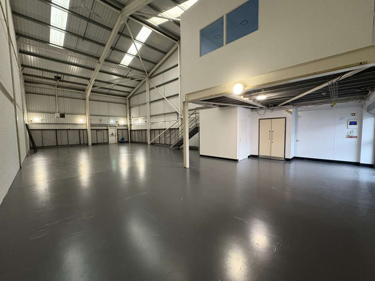 Industrial Unit in Southsea - photo 4