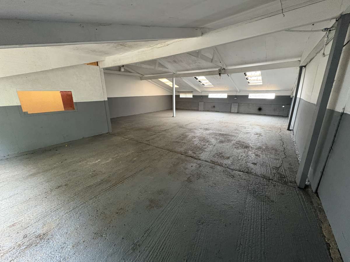 Industrial Unit in Romsey - photo 2