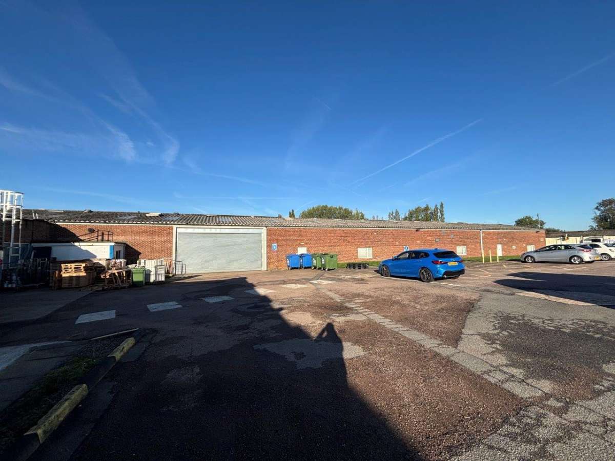 Industrial Unit in Burton-On-The-Wolds - photo 2