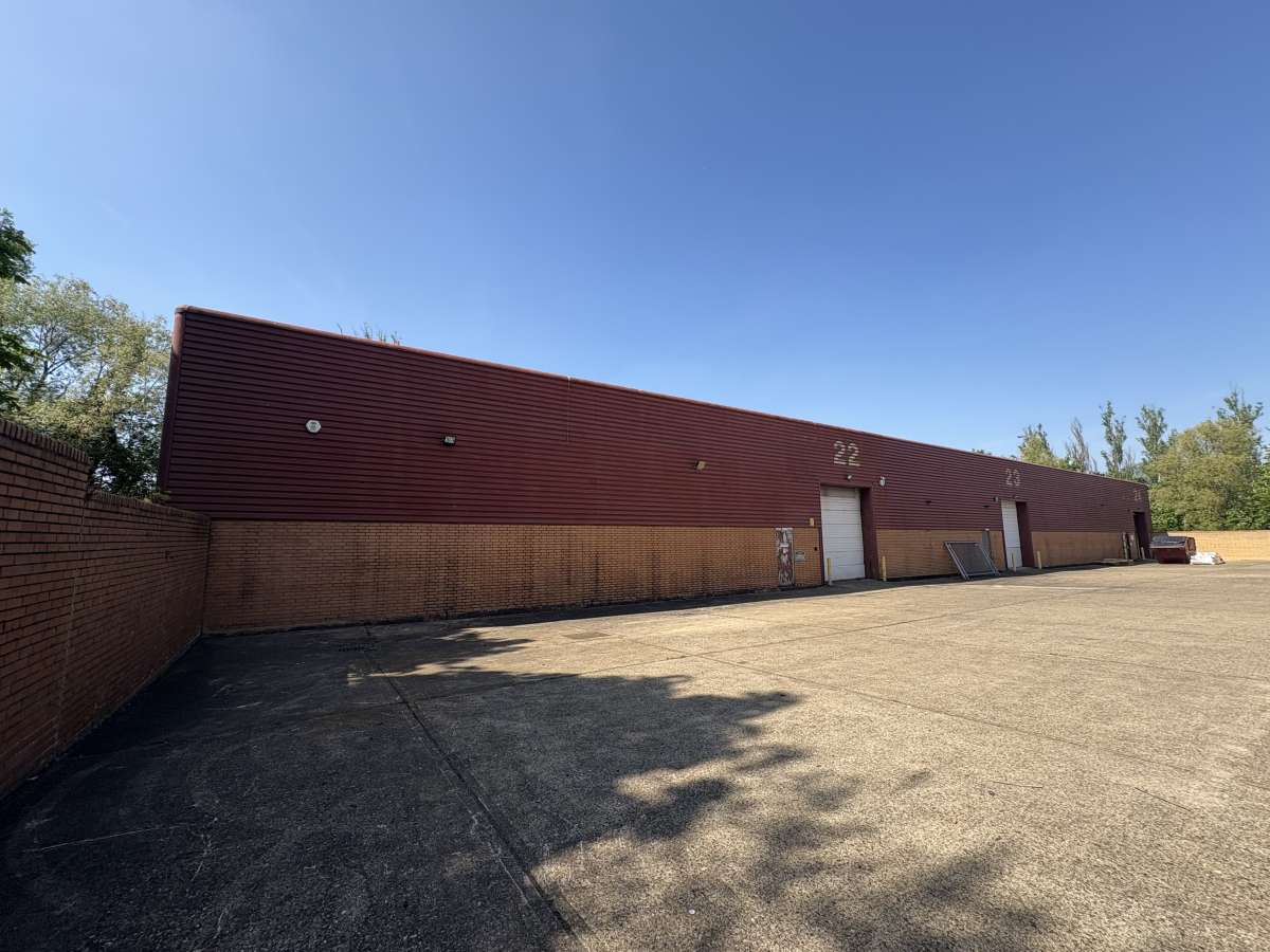 Industrial Unit in Milton Keynes - photo 3