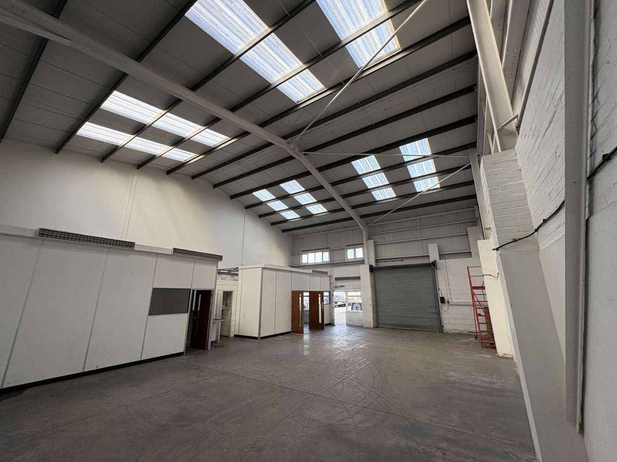 Industrial Unit in Crawley - photo 3