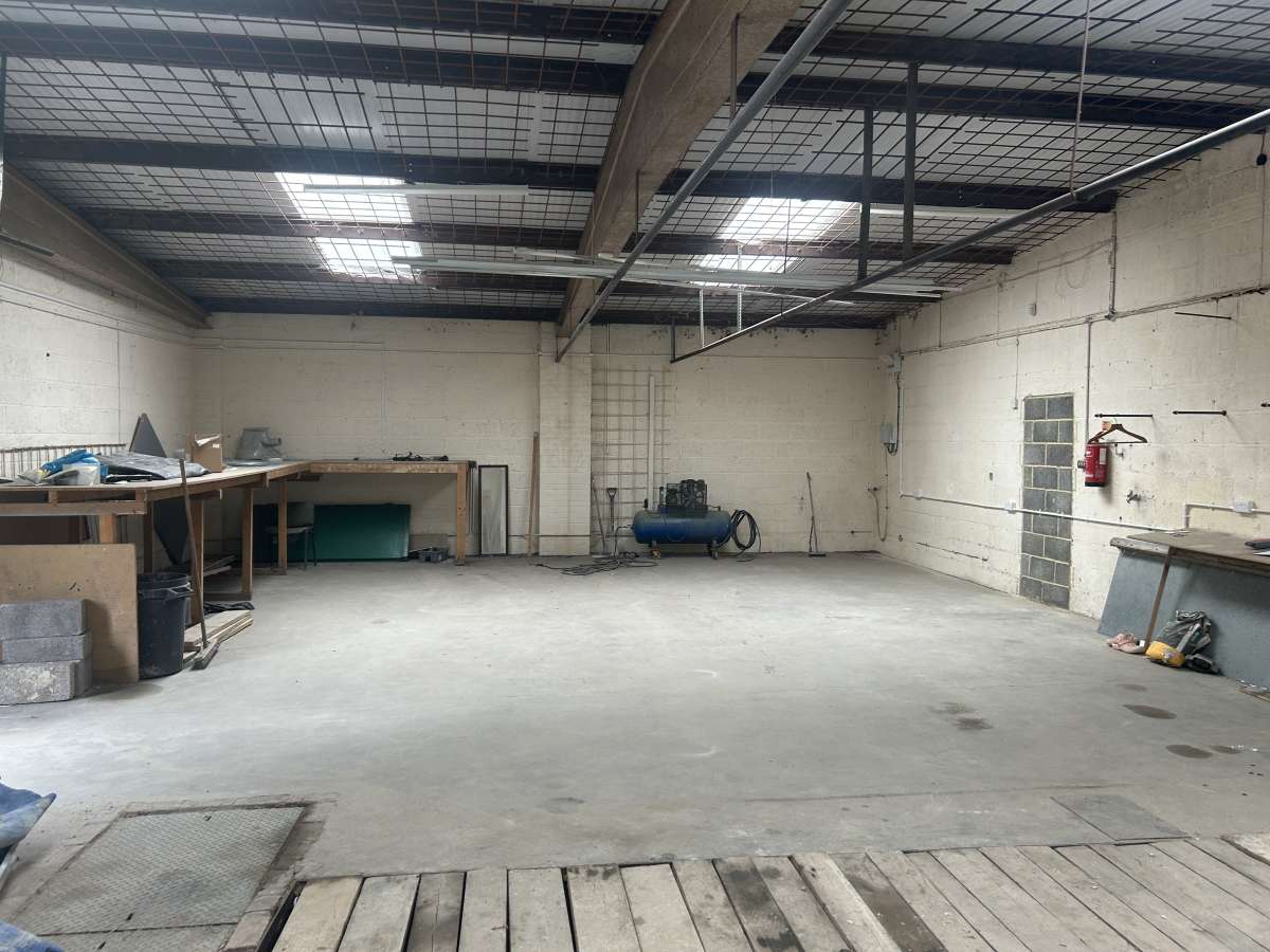 Industrial Unit in Southampton - photo 2