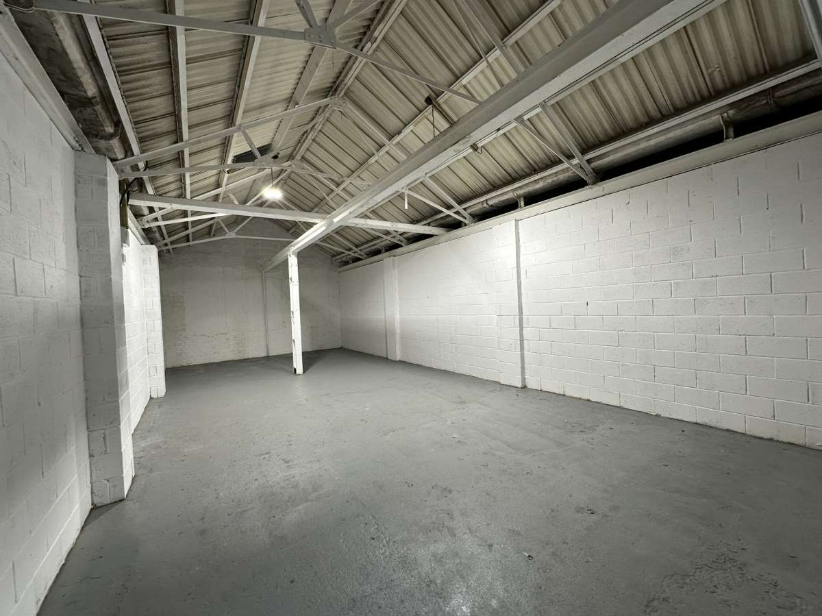 Industrial Unit in Eastbourne - photo 4