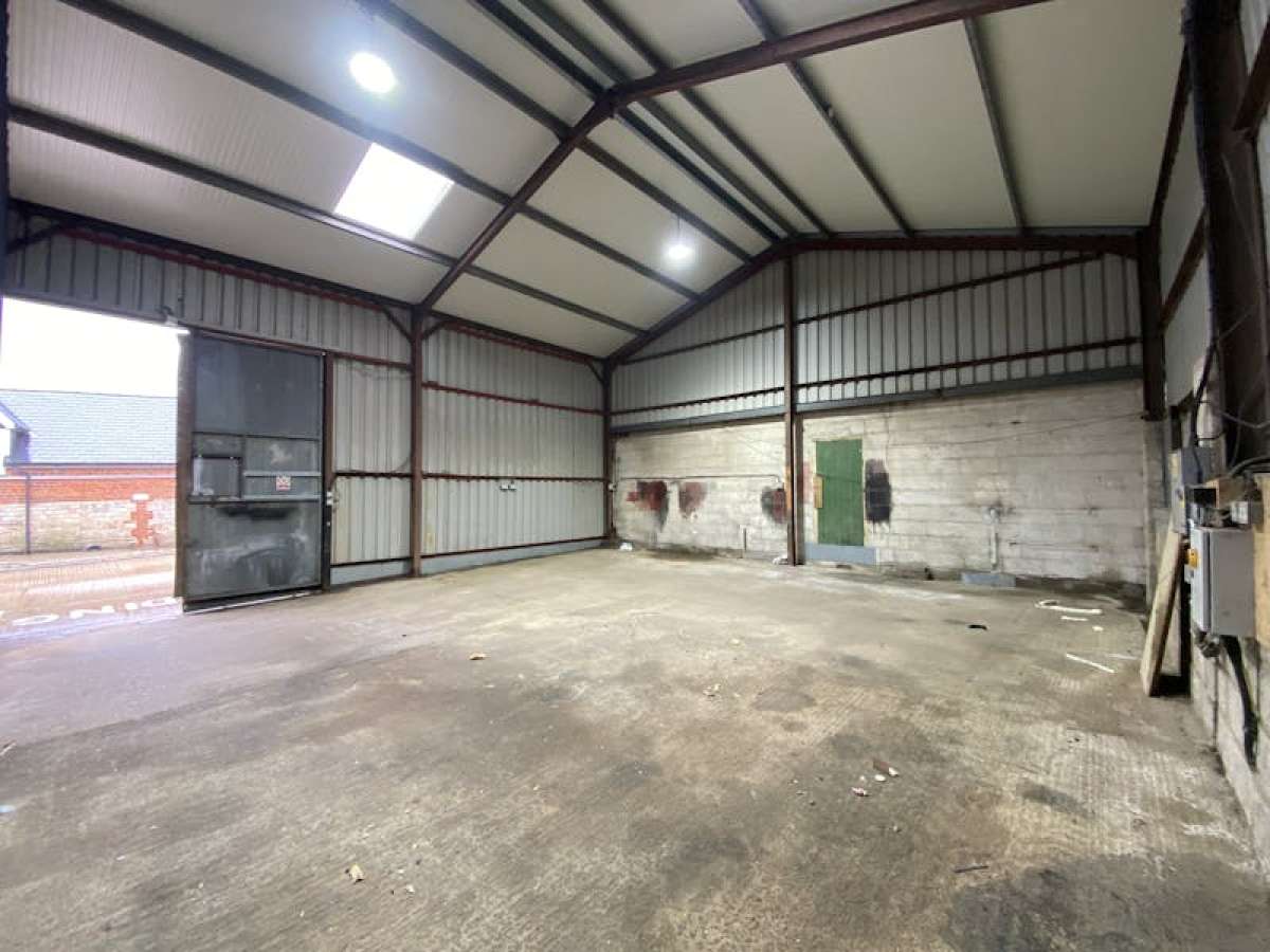 Industrial Unit in Alton - photo 3