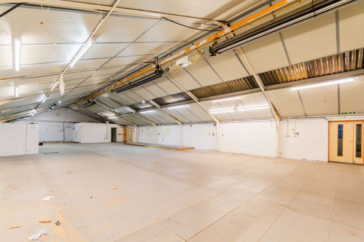 Industrial Unit in Poole - photo 2