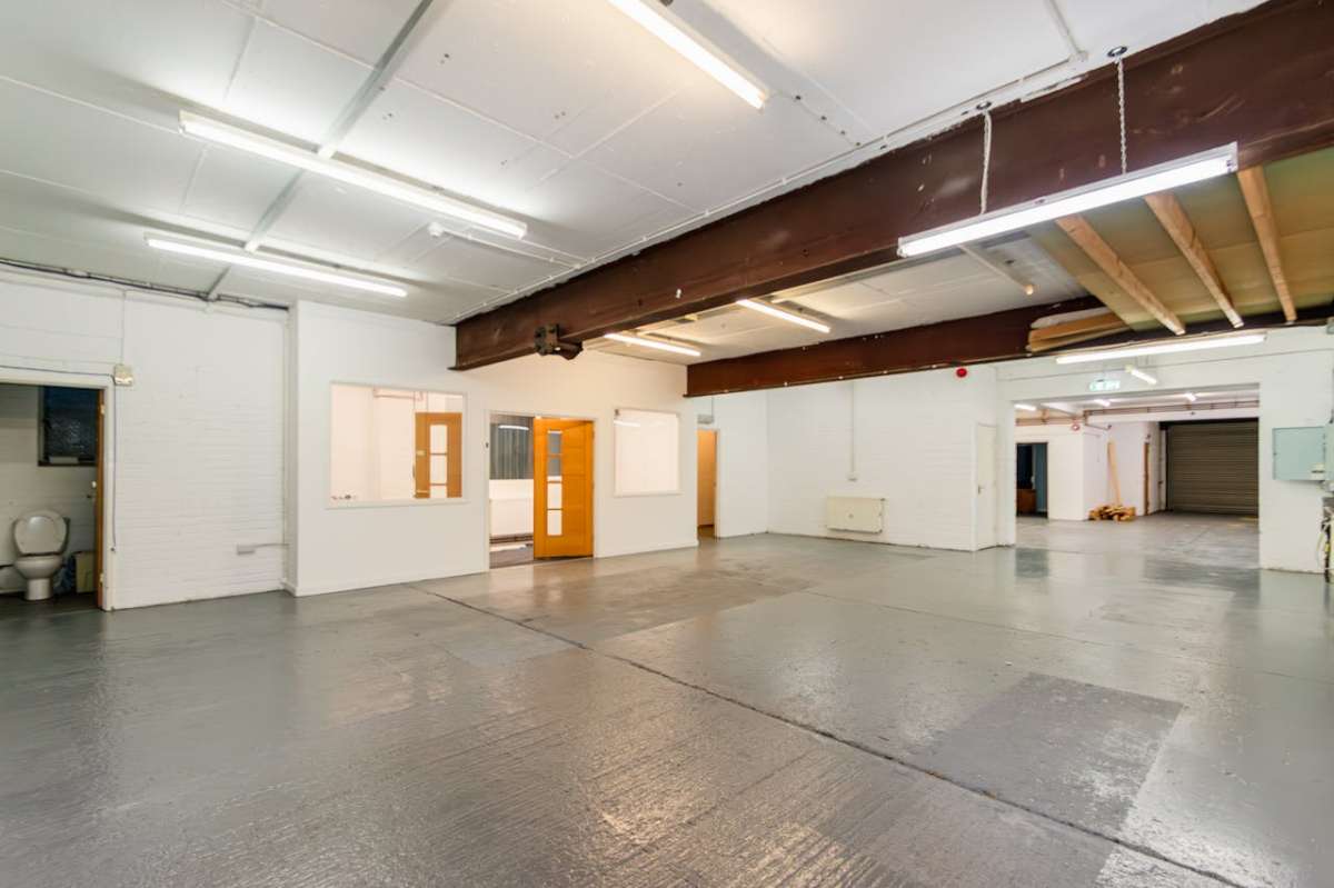 Industrial Unit in Poole - photo 4