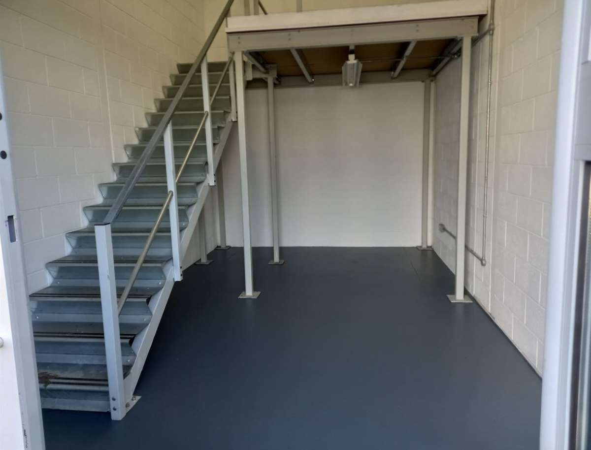 Industrial Unit in Warwick - photo 2