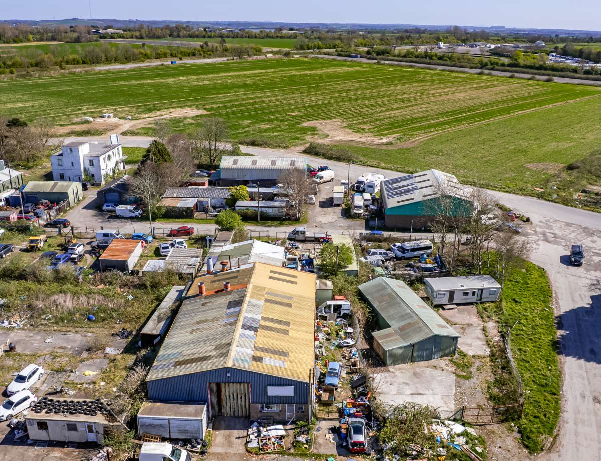Industrial Unit in Llandow - photo 2