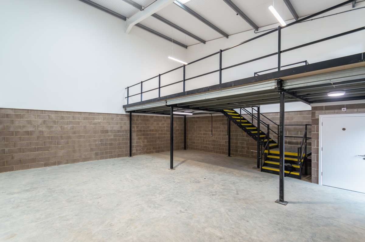 Industrial Unit in Bournemouth - photo 4