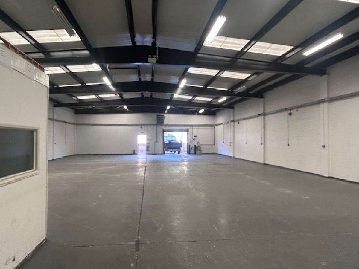 Industrial Unit in Stevenage - photo 2