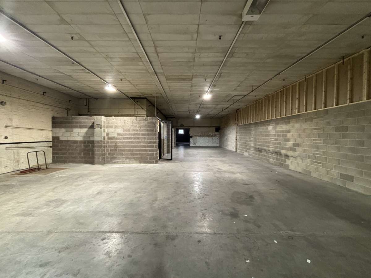 Industrial Unit in Queensbury - photo 3