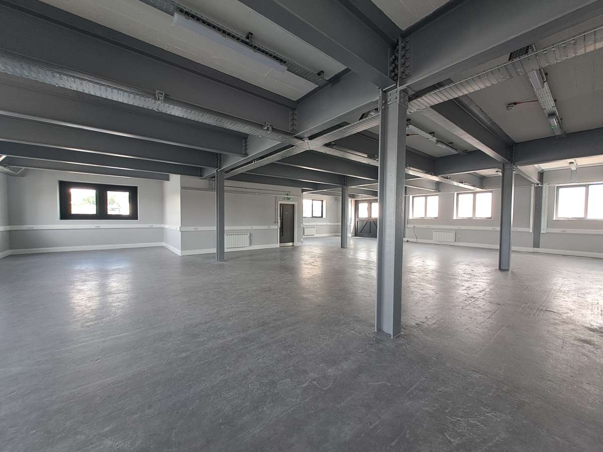 Industrial Unit in Falmouth - photo 3